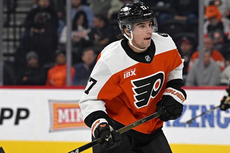 Would Flyers, Jett Luchanko Benefit from a Position Change?
