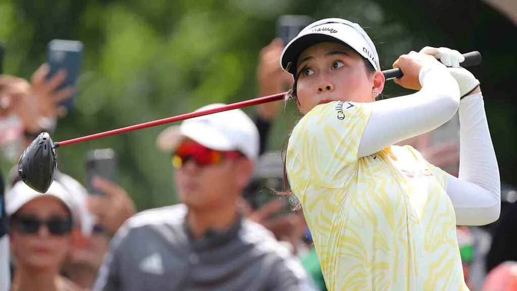 The world No. 1 is surrounded by pressure. So she swears in a 4-word mantra