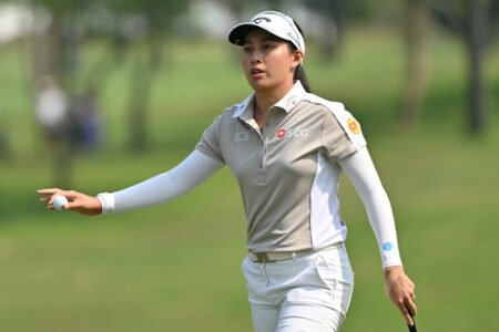 Top-ranked Jeeno Thitikul moves into contention at her home LPGA tournament in Thailand
