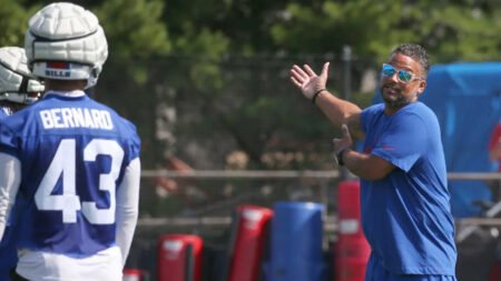 Al Holcomb joins Raiders as senior defensive assistant