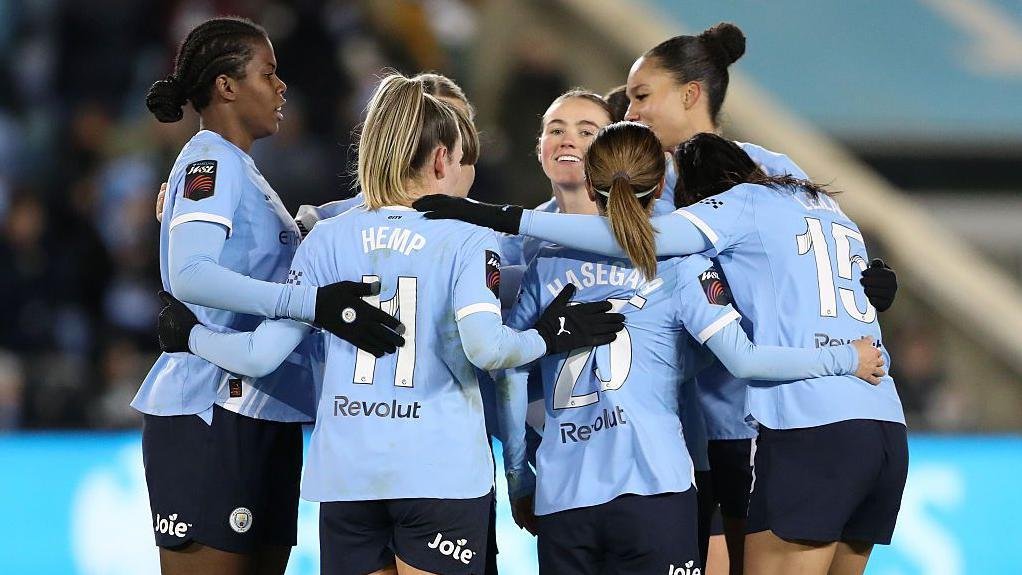 ‘Marvellous’ Man City set WSL standard in rampant win