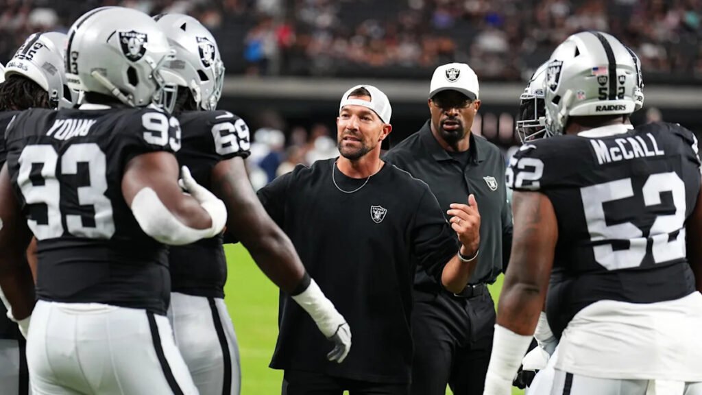 Reports: Raiders promote Rob Leonard to defensive coordinator