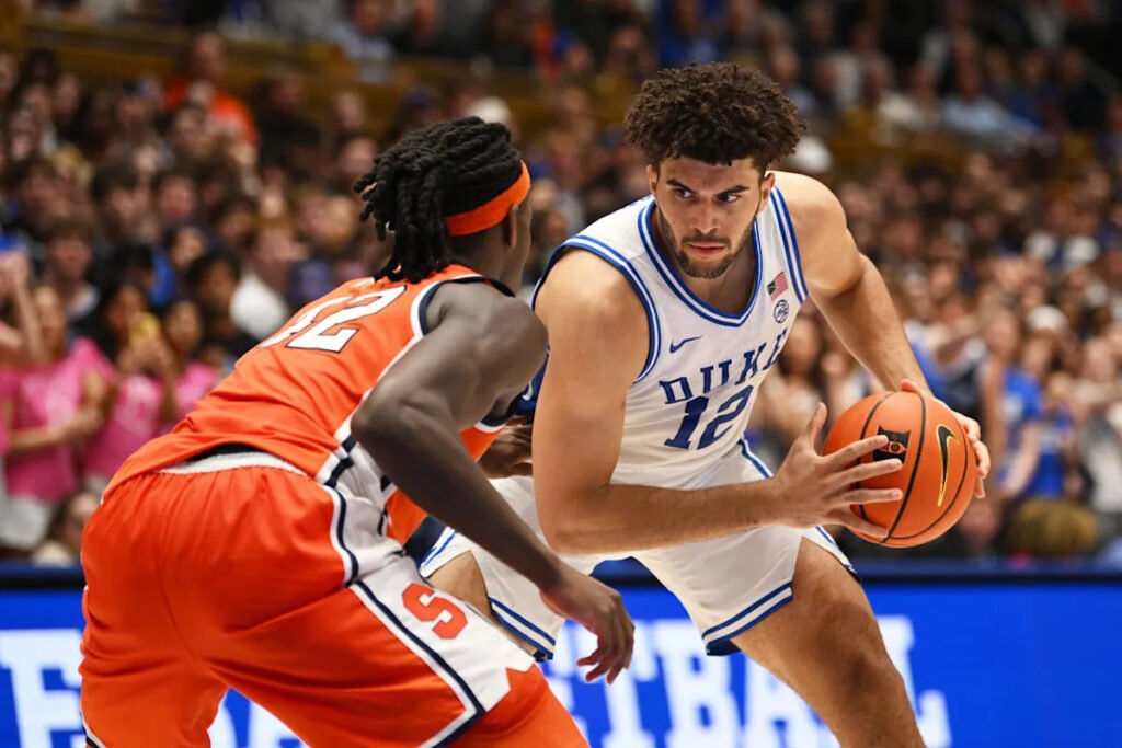 Who is rising, falling in latest March Madness bracket prediction?