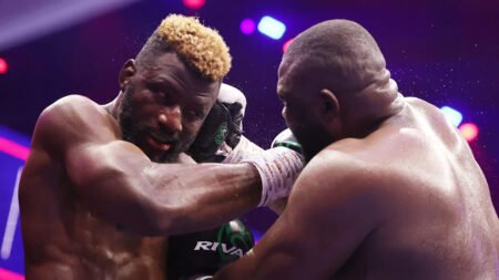 5 things this week in boxing: Sweethearts and southpaws on Valentine’s Day weekend