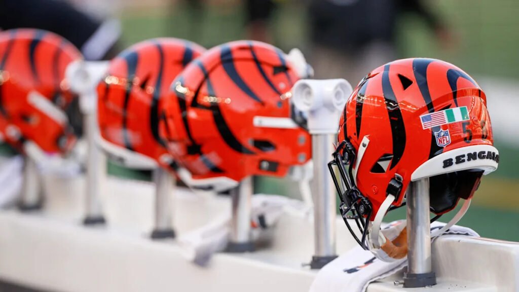 Bengals bring back CB Jalen Davis, RB Kendall Milton for 2026