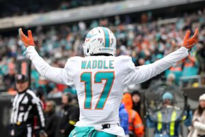 Multiple teams ‘eager to talk’ trades regarding Dolphins star players
