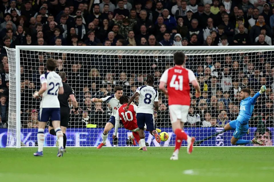 Eze scores his second goal of the game to extend Arsenal’s lead (Getty Images)