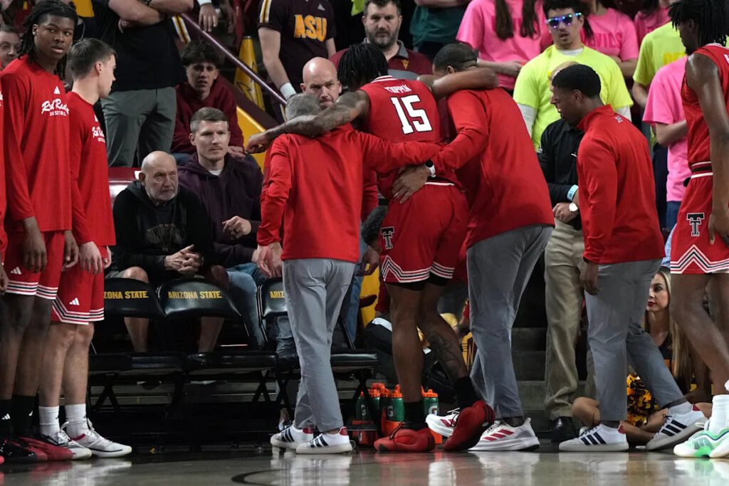 Texas Tech star JT Toppin injures lower right leg in loss to Arizona State