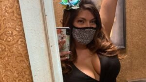 “It’s just b**bs” – Female ex-WWE star takes bold stand