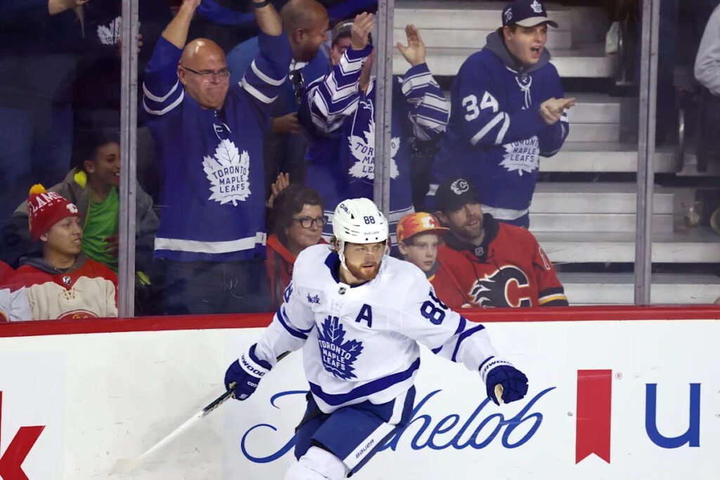 Nylander leads the Maple Leafs to a 4-2 win over the Flames