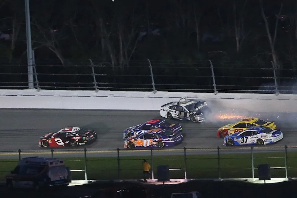 Aric Almirola wrecks from the lead