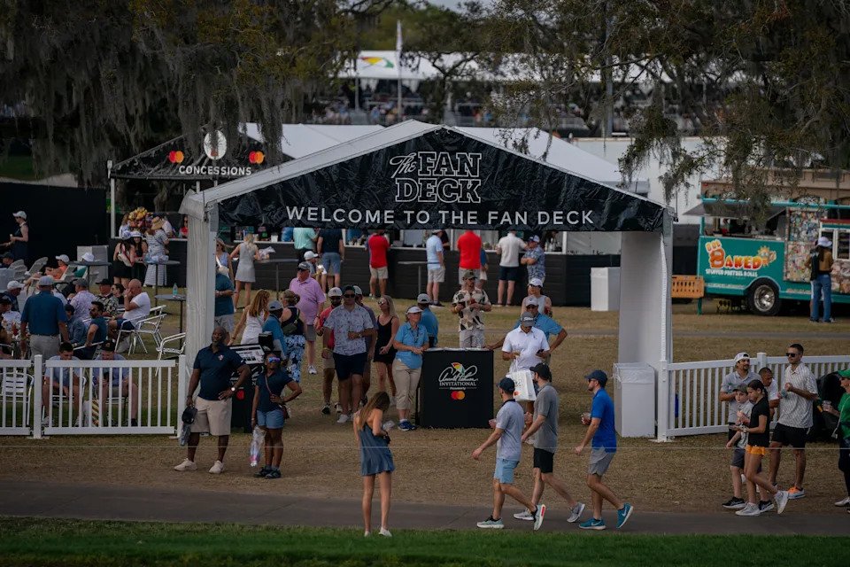 The Michelob Ultra Fan Deck at the Arnold Palmer Invitational gives fans a chance to get up close and personal with players.