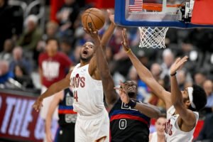 Pistons overcome technical difficulties to defeat Cavaliers in OT