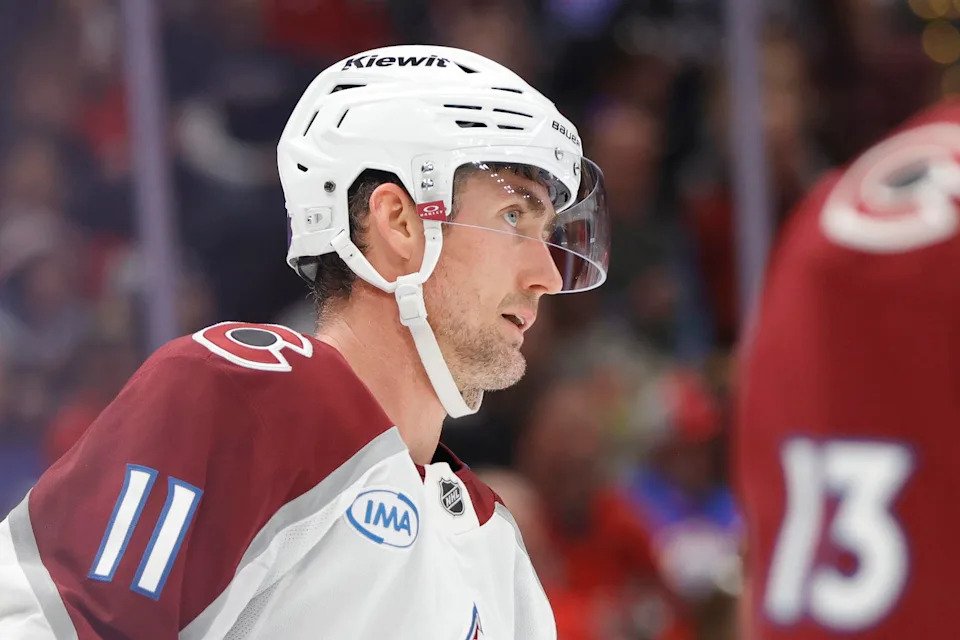 Nelson Heats Up as Avalanche Strengthen Central Division Grip