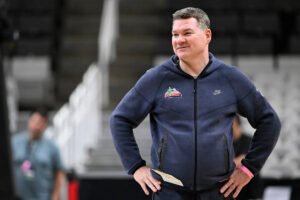 Tommy Lloyd: Arizona coach by day, aspiring DJ on the side