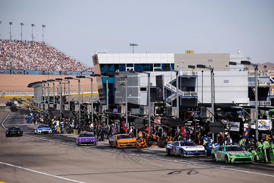 Christopher Bell, Joe Gibbs Racing, Zane Smith, Front Row Motorsports