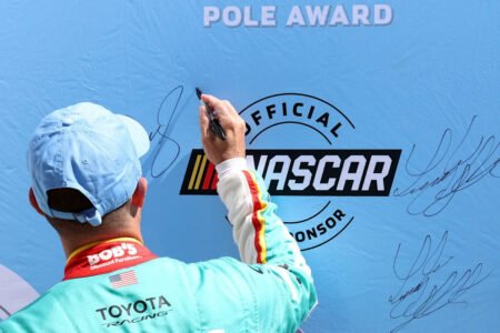 NASCAR Martinsville qualifying results, Denny Hamlin on the pole as starting lineup set