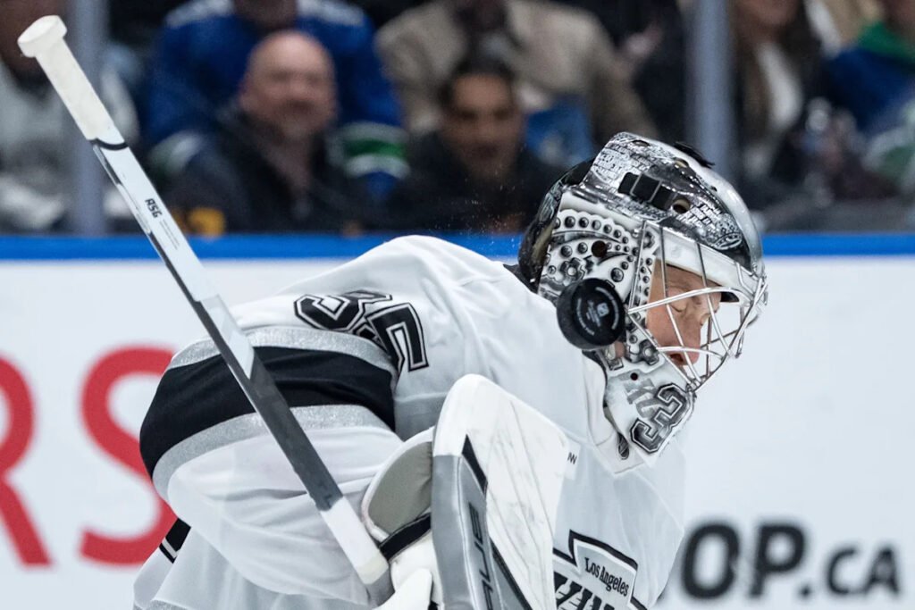 Kuemper makes 19 saves in his 39th career shutout as Kings beat Canucks 4-0