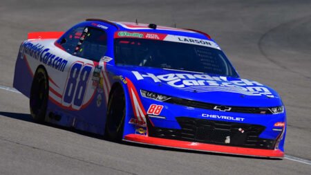 Larson Comes On Strong Late, Wins O’Reilly Series Race at Las Vegas