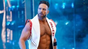 LA Knight praises his WWE “sister”