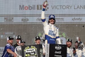 Ryan Blaney completes Penske sweep as wreck-fest ties NASCAR Phoenix Cup caution record