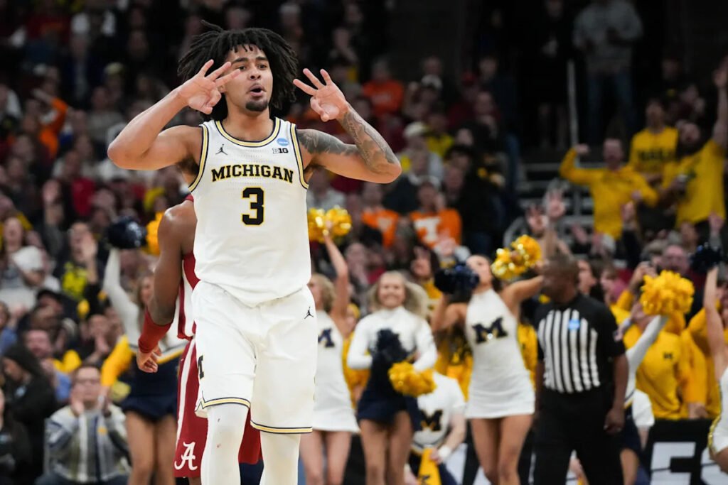 Michigan vs Tennessee live updates, predictions, time, how to watch Elite 8 game