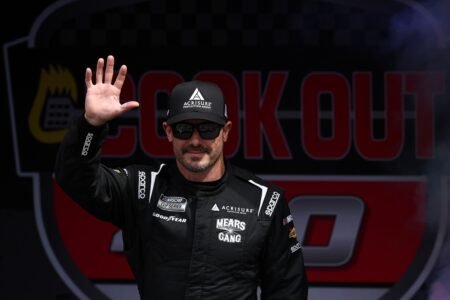 Casey Mears to reach 500th career NASCAR Cup start in new deal with Beard Motorsports