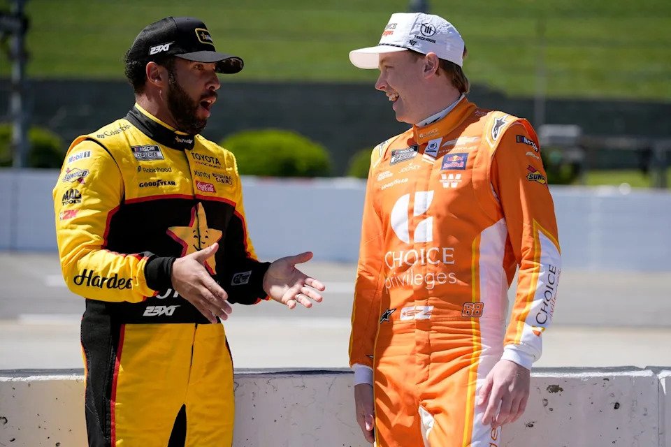 Bubba Wallace, 23XI Racing, Connor Zilisch, Trackhouse Racing