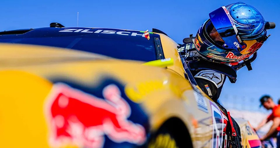 Connor Zilisch loads into the No. 88 Chevrolet at Las Vegas Motor Speedway
