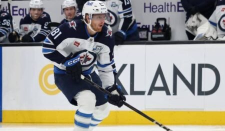 Jets vs Sharks Prediction, Picks & Odds for Today’s NHL Game