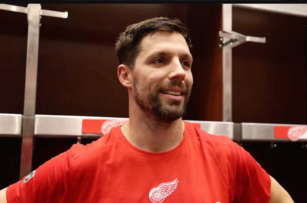 “What It’s All About”: Back With Red Wings, David Perron Ready For Playoff Push