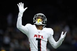 Eagles reportedly had interest in Darnell Mooney before he signed with the Giants