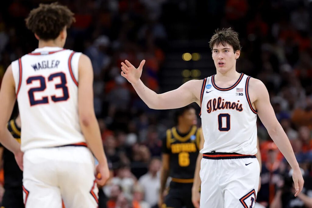 Illinois beats Iowa, reaches Final Four for first time since 2005