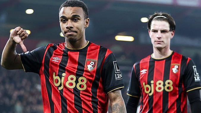 Bournemouth equalise twice in draw with Man Utd as Maguire sees red