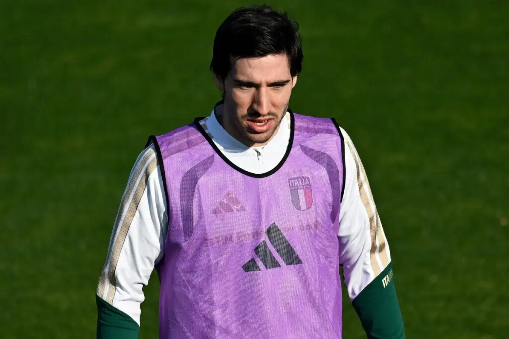 Manchester City ‘very attentive’ to Sandro Tonali situation as €100M Newcastle United exit looms