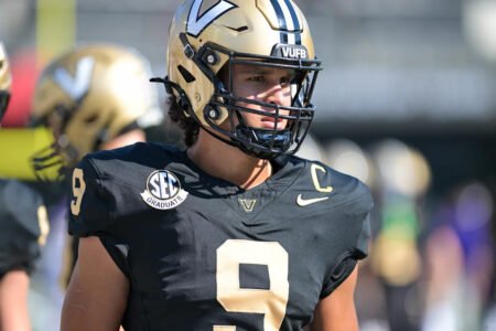 Broncos will have a pre-draft top-30 visit with Vanderbilt TE Eli Stowers