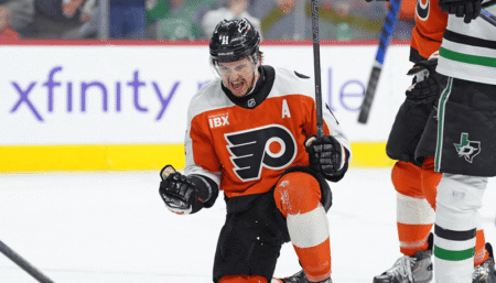 Bruins vs Flyers Prediction, Picks & Odds for Today’s NHL Game