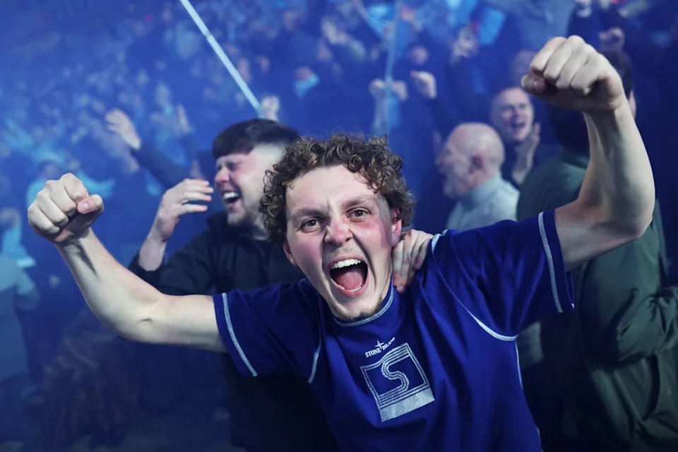 Coventry City fans celebrate after Bobby Thomas scores (Getty Images)