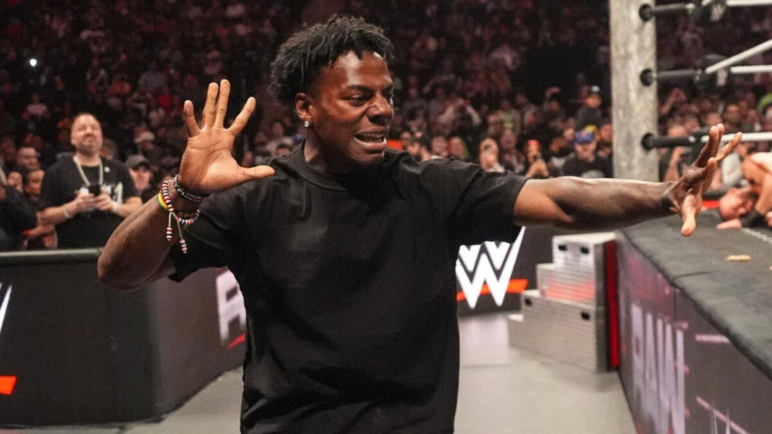 Major WWE star sends warning to IShowSpeed following RAW attack