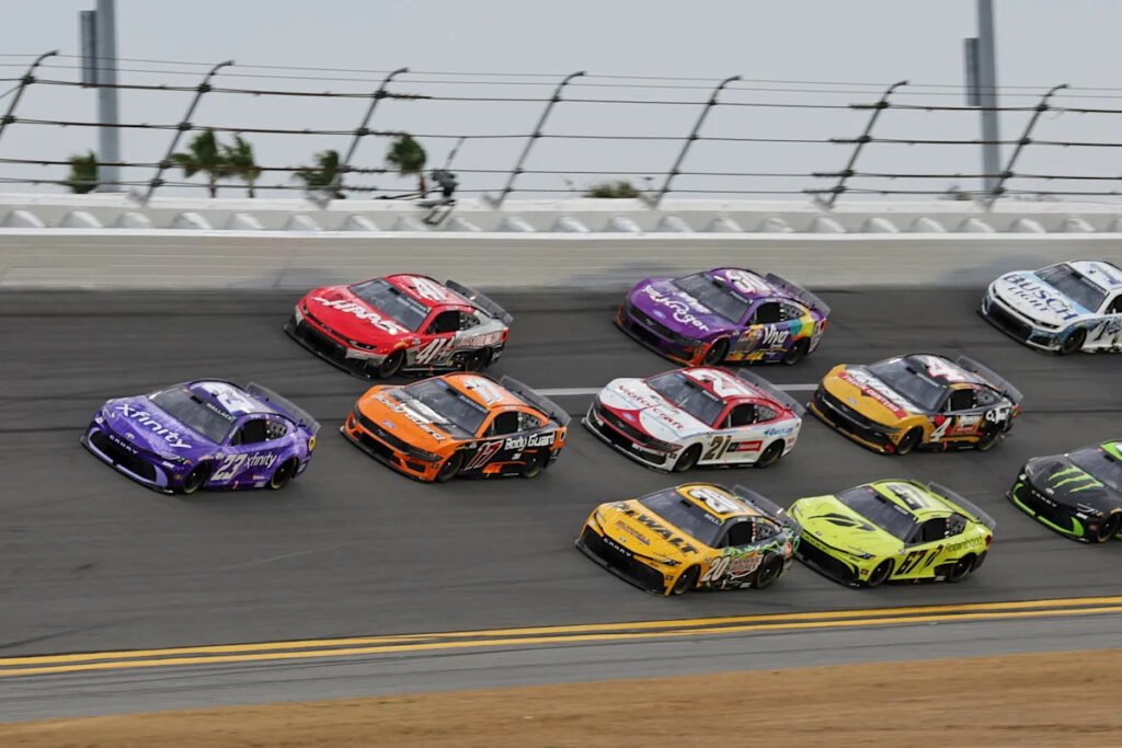 NASCAR looking at mandatory four-tire pit stops at Daytona, Talladega