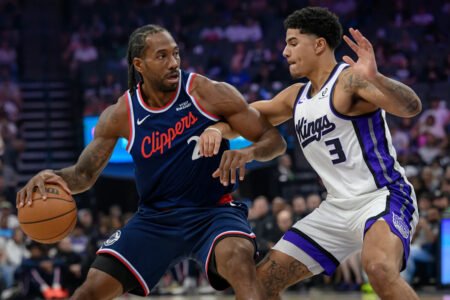 Kawhi Leonard scores 26 points to lead the Clippers to a 138-109 win over the Kings