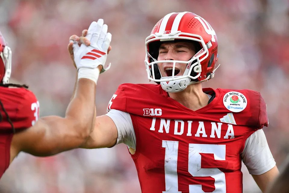PASADENA, CA - JANUARY 01: QB Fernando Mendoza #15 of the Indiana Hoosiers celebrates after throwing a 24 yard touchdown reception to make put the Hoosiers up 24-0 during the third quarter of the Alabama Crimson Tide versus the Indiana Hoosiers College Football Playoff Quarterfinal at the Rose Bowl Presented by Prudential on January 1, 2026, at the Rose Bowl Stadium in Pasadena, CA. (Photo by Brian Rothmuller/Icon Sportswire)