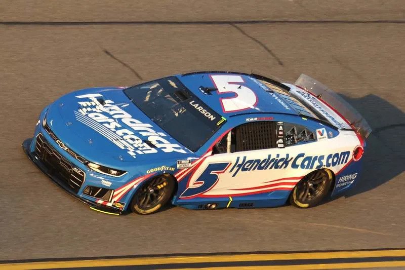 DAYTONA BEACH, FL – FEBRUARY 13: Kyle Larson, 5 Hendrick Motorsports HendrickCars.com Chevrolet races into turn 4 during practice for the NASCAR, Motorsport, USA Cup Series Daytona 500 on February 13, 2026, at Daytona International Speedway in Daytona Beach, FL. Photo by Jeff Robinson/Icon Sportswire AUTO: FEB 13 NASCAR Cup Series Daytona 500 EDITORIAL USE ONLY Icon2602133326500