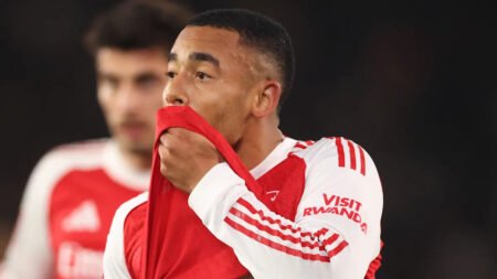 Heat turns up in hunt for trophies for frantic & frazzled Arsenal