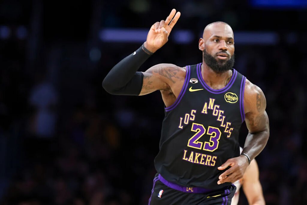 LeBron James scores 28, leads Lakers past Suns 101-73 to clinch home-court advantage in 1st round
