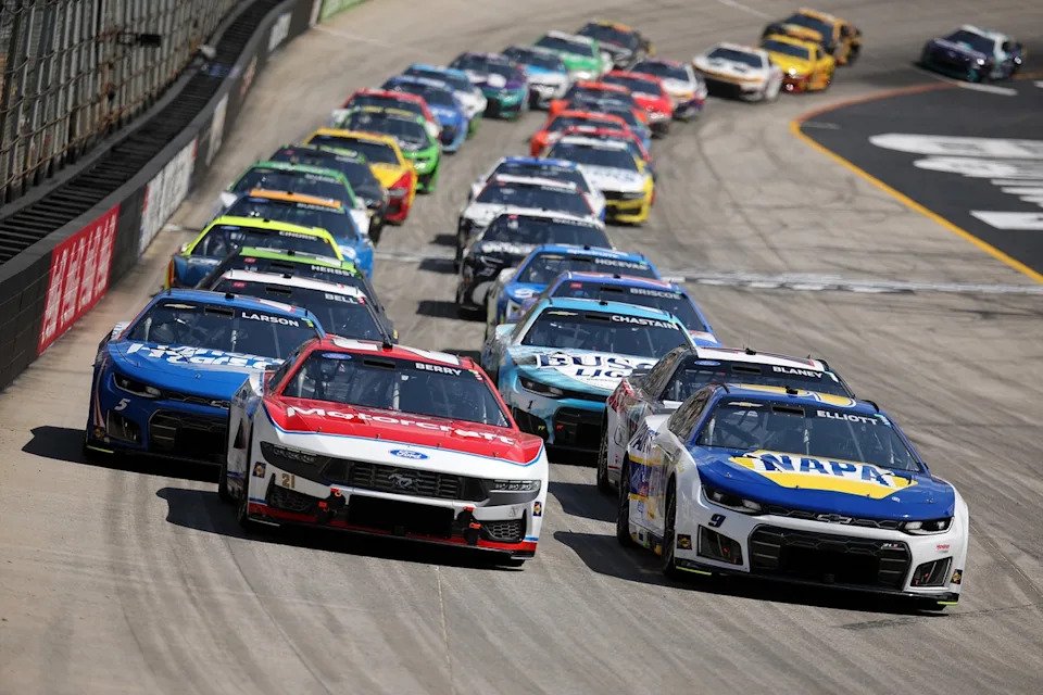 Chase Elliott, Hendrick Motorsports, Josh Berry, Wood Brothers Racing