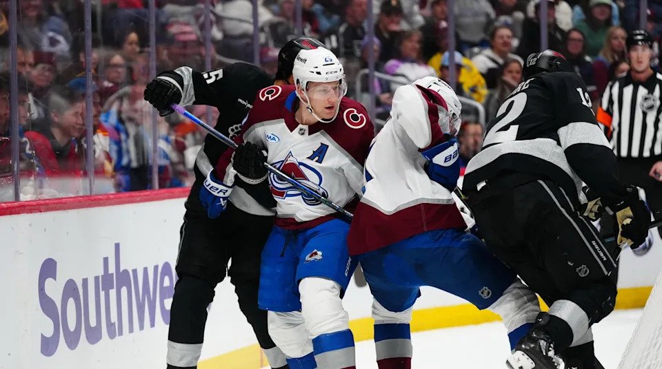 Nathan MacKinnon (Ron Chenoy-Imagn Images)