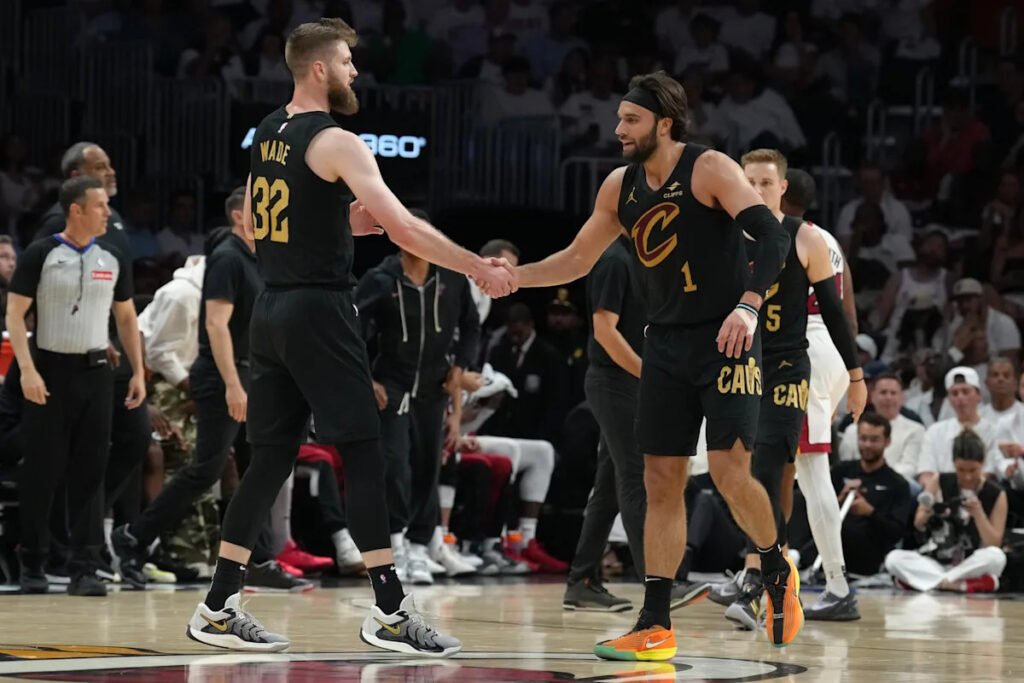 Cavs won’t commit to a starting small forward yet