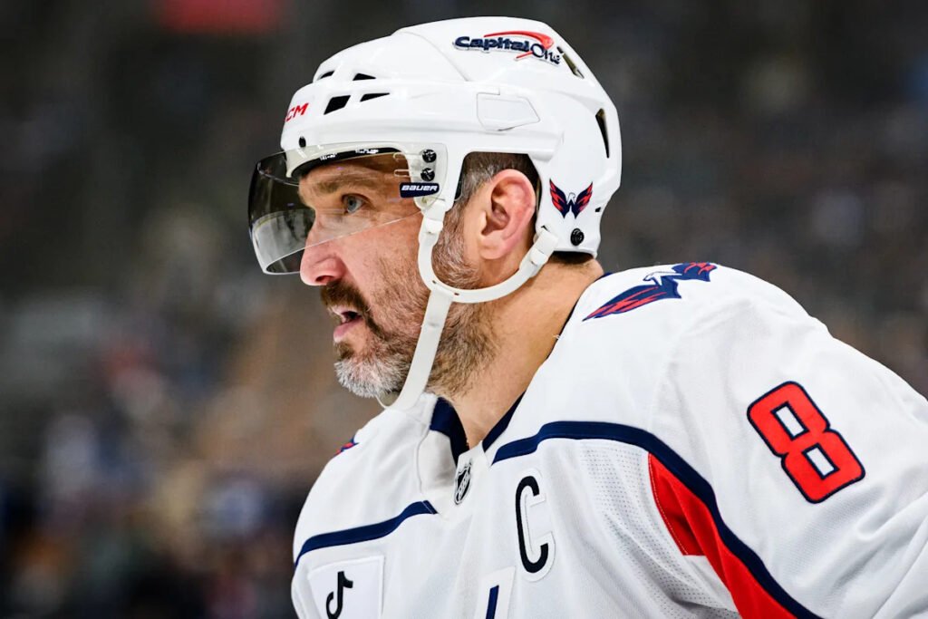 Alexander Ovechkin receives standing ovation from rival Penguins crowd in potential last game in Pittsburgh