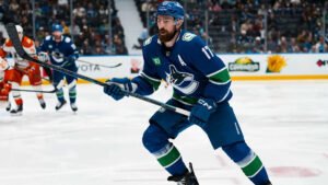 Kings vs Canucks Prediction, Picks & Odds for Tonight’s NHL Game